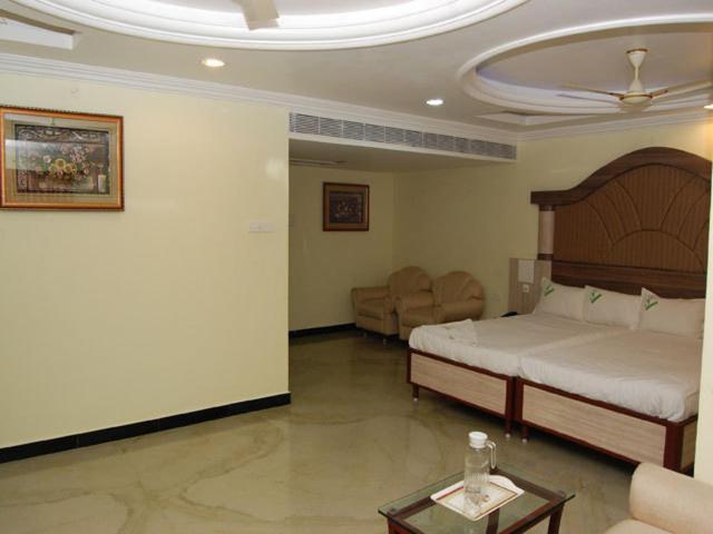 Shri Perumal Inn Pondicherry Eksteriør bilde