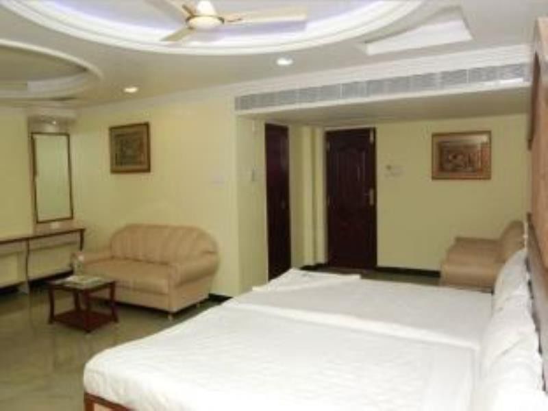 Shri Perumal Inn Pondicherry Eksteriør bilde